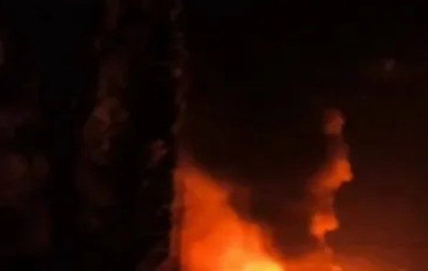 Сильные взрывы прогремели в Луганске, жители обсуждают зарево и пожар из-за БПЛА: подробности на 23.07.2026