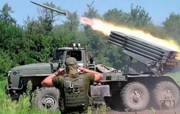 Бойцы ВС РФ широким фронтом продвигаются в зоне СВО: свежие карты боевых действий на 17.08.2026