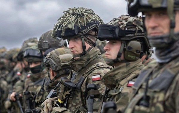 Замглавы Минобороны Польши объявил, что Варшава готовится к войне