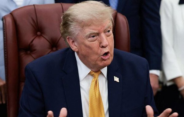 Трамп пригрозил разбомбить Оман, если тот "встанет на пути" США
