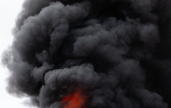 Жителям Котовска рекомендовано двое суток не выходить на улицу из-за крупного пожара на складе Wildberries