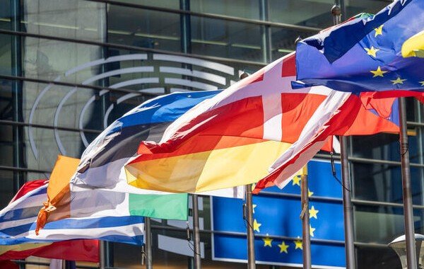 Politico: Украина оказалась среди четырех главных кандидатов на вступление в ЕС