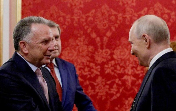 Ушаков назвал предельно откровенной беседу Путина с Уиткоффом и Кушнером