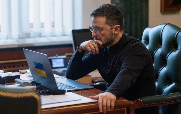 В Раде призвали Зеленского поехать в Москву и договориться о мире