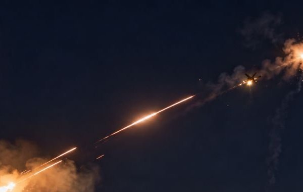 В ночь на 2 октября беспилотники ВСУ пытаются атаковать Воронежскую область: местные жители сообщают о взрывах