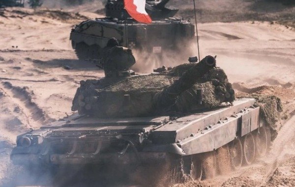 Польша перебросила к границе с Калининградской областью танки "Чёрная пантера"