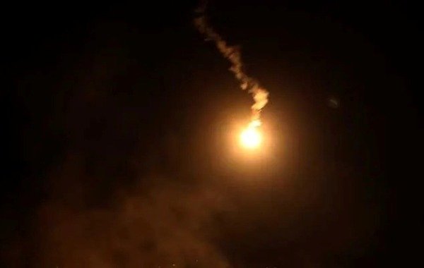 Жители Подмосковья сообщили о новых взрывах: свежие подробности о налёте беспилотников на 27.10.2026